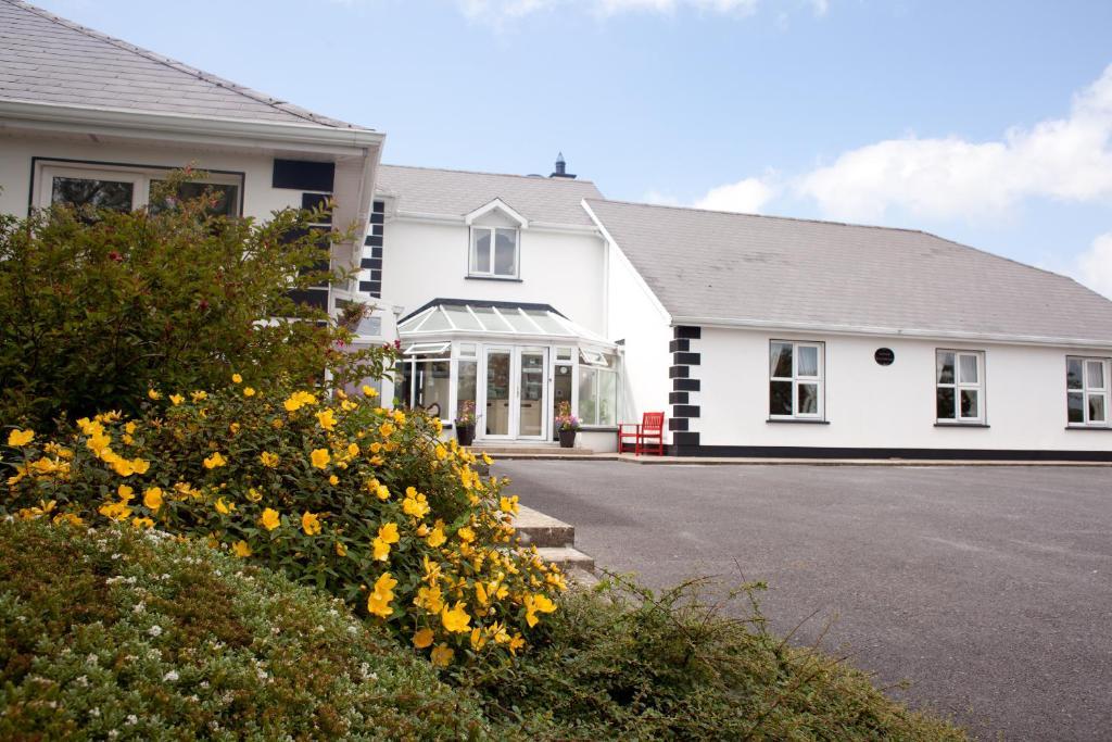 Grovemount House Otel Ennistimon Dış mekan fotoğraf